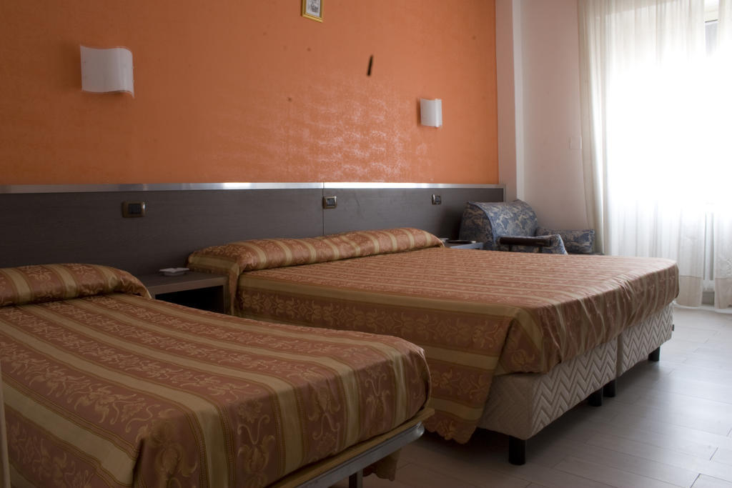 Hotel Renato Sesto San Giovanni Room photo